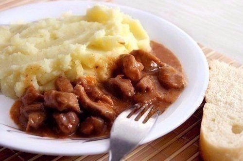 Варианты подлив для вкусного картофельного пюре на каждый день