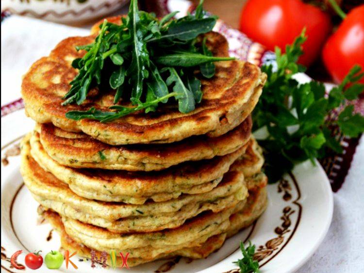 Оладьи на ряженке - проверенные рецепты с разными добавками