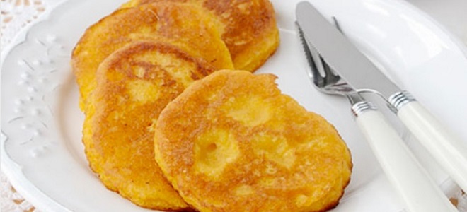 Оладьи на ряженке - проверенные рецепты с разными добавками