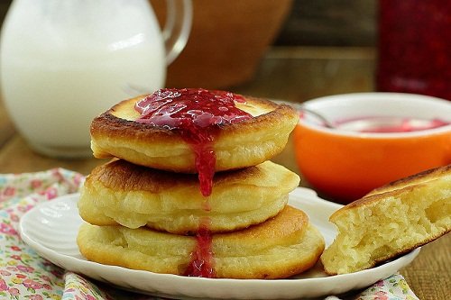 Как приготовить пышные оладьи на сметане