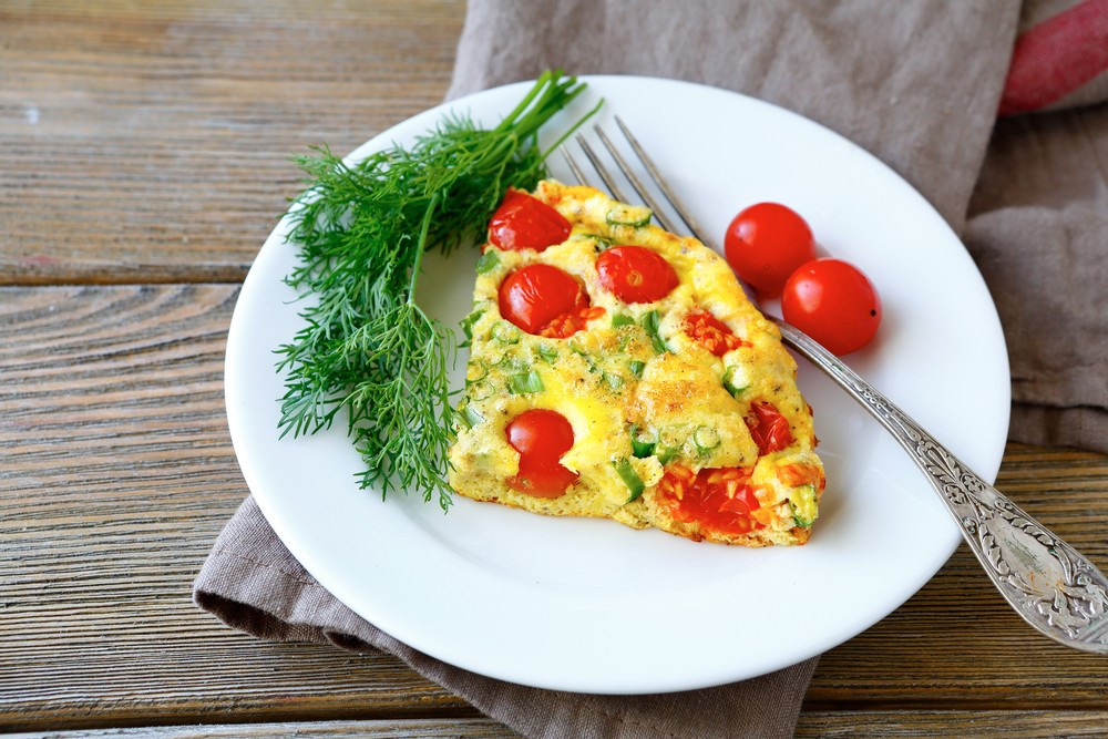 Омлет с помидорами - проверенные рецепты вкусного блюда для завтрака