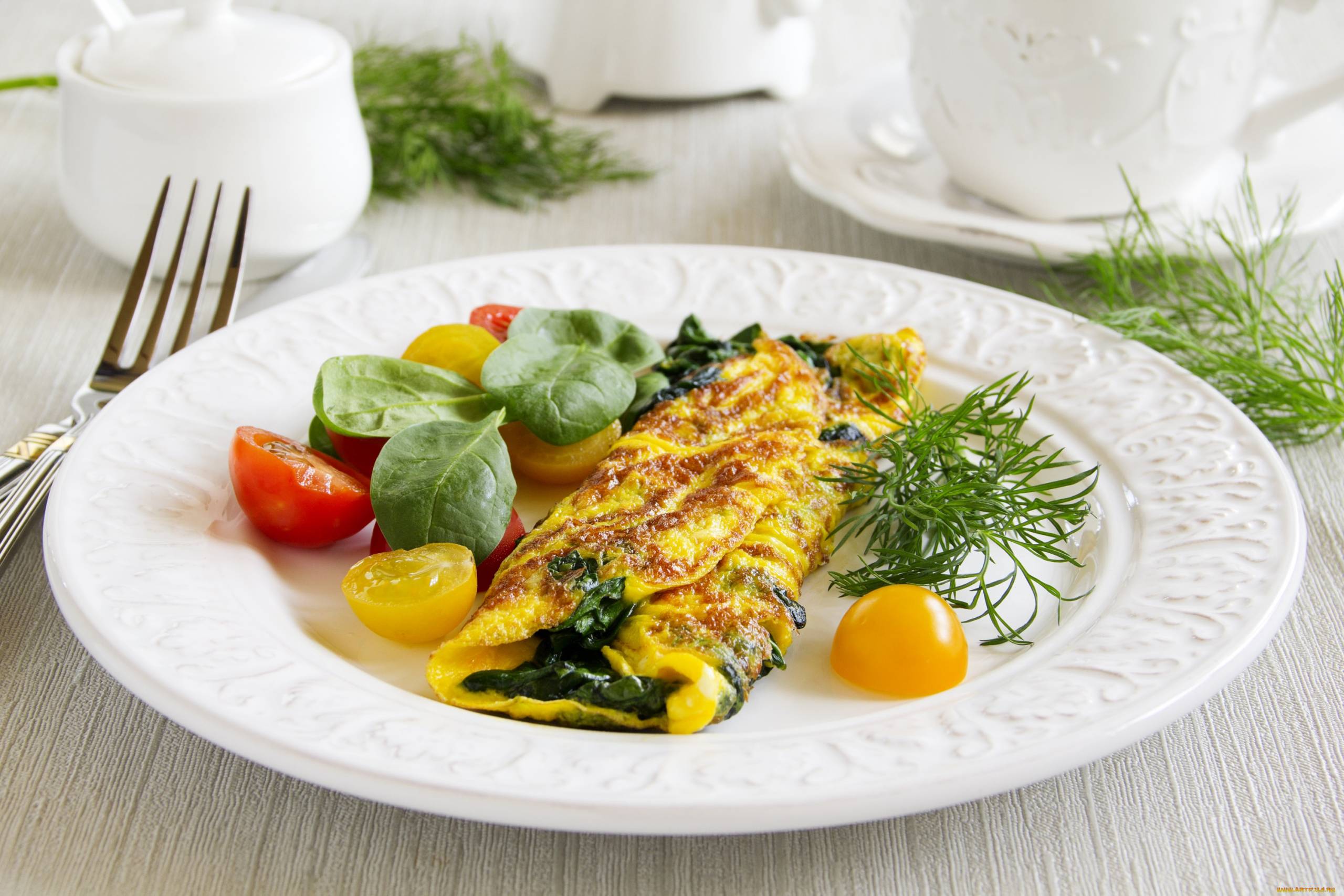 Омлет со шпинатом - вкусные рецепты с помидорами, сыром и другими добавками