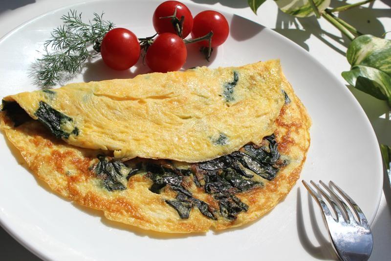 Омлет со шпинатом - вкусные рецепты с помидорами, сыром и другими добавками