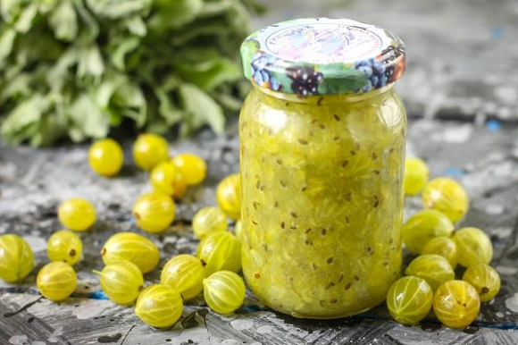 Варенье ассорти с крыжовником и черной