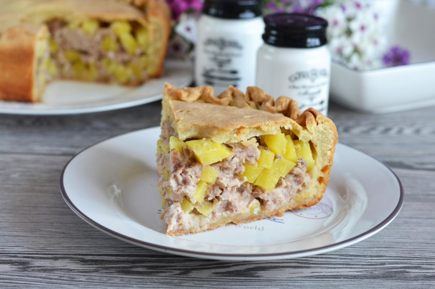 Как приготовить мясной пирог с фаршем и картошкой в духовке