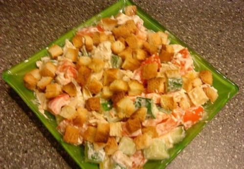 Готовим вкусный салат с куриной грудкой, помидорами и сыром