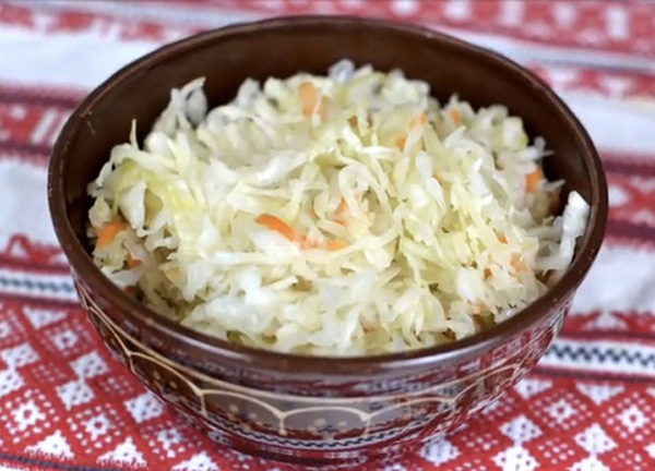 Быстрая капуста квашеная кусочками