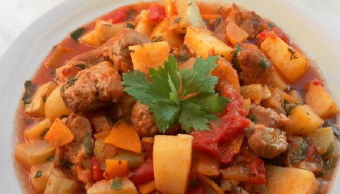 Как приготовить рагу с мясом и картошкой по домашнему