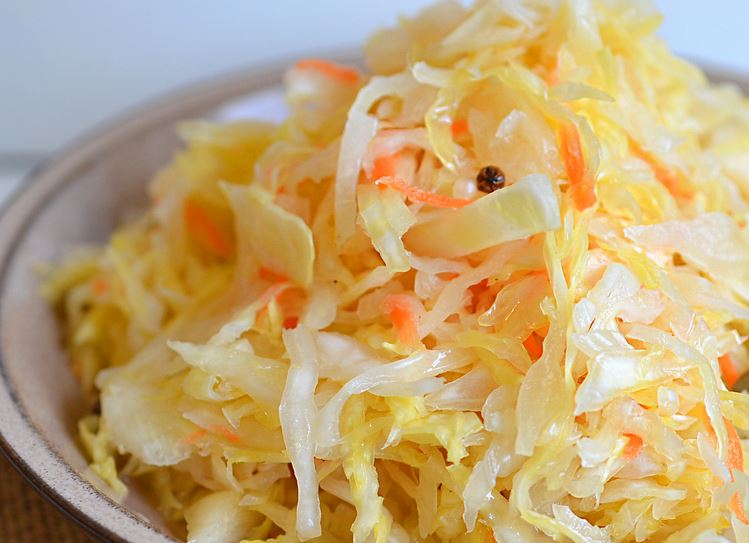 Быстрая капуста квашеная кусочками