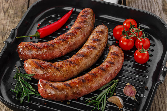 Как запечь в духовке купаты в фольге, с овощами