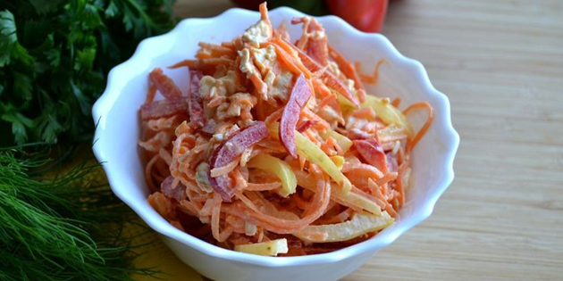 Праздничный салат с куриным филе и морковью по-корейски