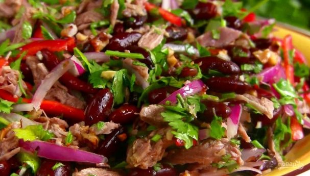 Что подать к шашлыку стол: закуски, салаты, гарниры