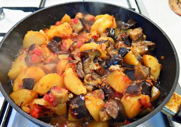 Готовим картофельное рагу на ужин с кабачками, с баклажанами, с мясом