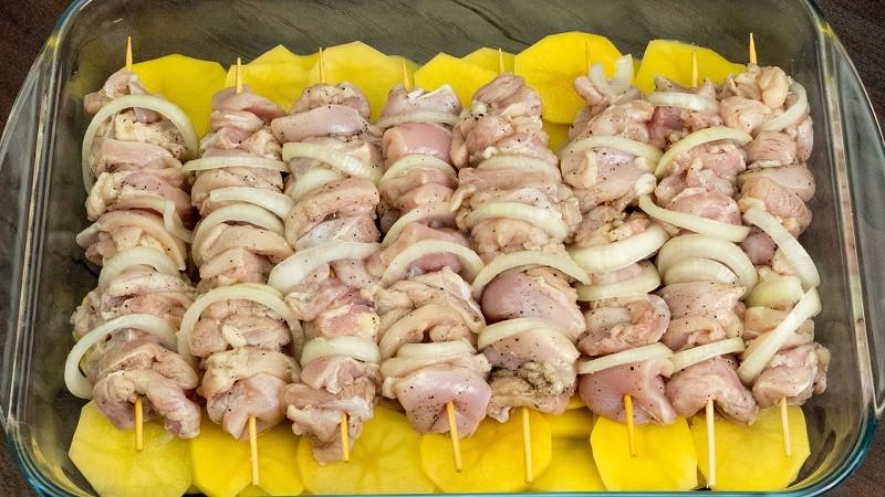 Как вкусно приготовить дома шашлык в духовке