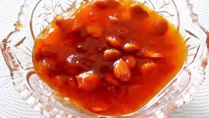 Варенье с абрикосов с лимоном дольками