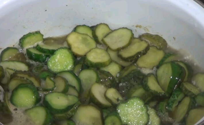 Маринованные огурцы с горчицей сухой