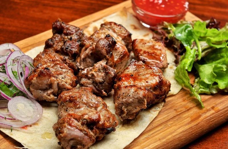 Как мариновать мясо на шашлык в кефире