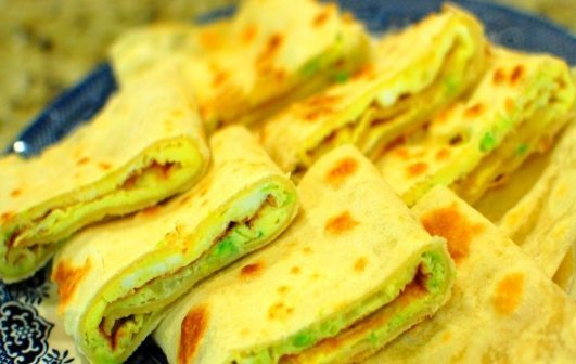 Как сделать яичные блинчики с разной начинкой