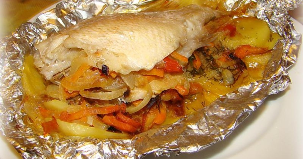 Пошаговой рецепт запеченной в духовке трески с картошкой с фото
