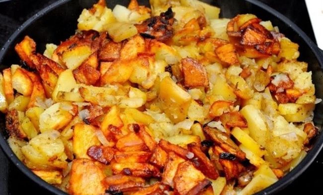 Жареный картофель - простые рецепты приготовления на сковороде