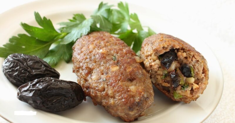 Готовим мясные зразы с различными начинками: яйцо, сыр, сливы, чечевица