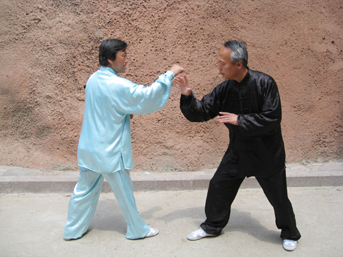 ГУАHЬ-БАHЬ ТАH-ЛАH ЦУАHЬ - Богомол Блестящей Доски