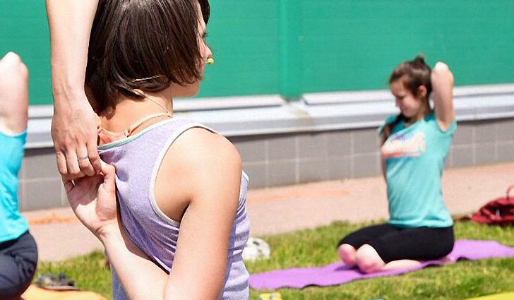 Упражнения для растяжки в домашних условиях Упражнения для растяжки в домашних условиях