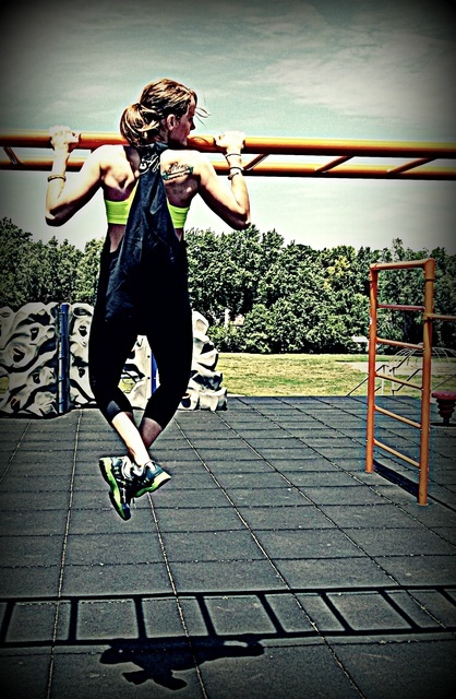 Подтягивание с амортизатором Подтягивание с амортизатором