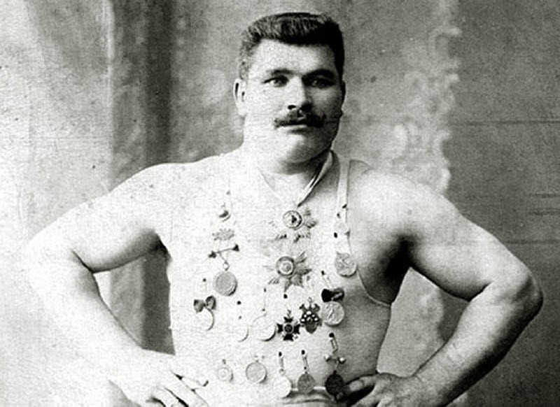 3. Победитель быков и медведей: Григорий Русаков 3. Победитель быков и медведей: Григорий Русаков люди, сила, спорт