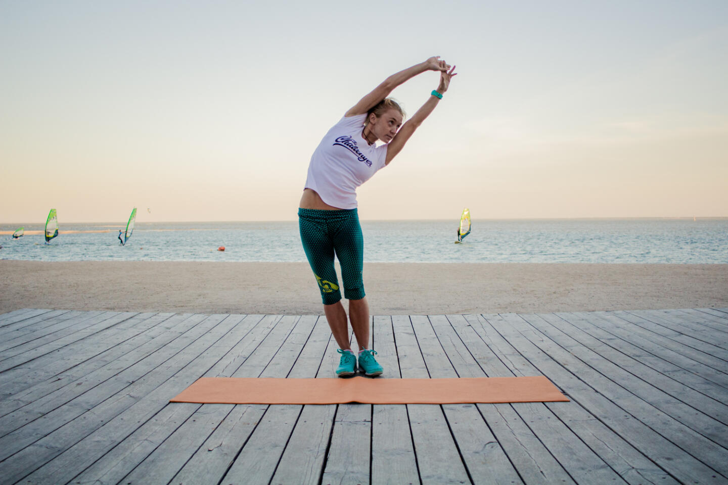 С чего начать утро: упражнения, которые разомнут ваши косточки. Изображение номер 15 С чего начать утро: упражнения, которые разомнут ваши косточки. Изображение номер 15