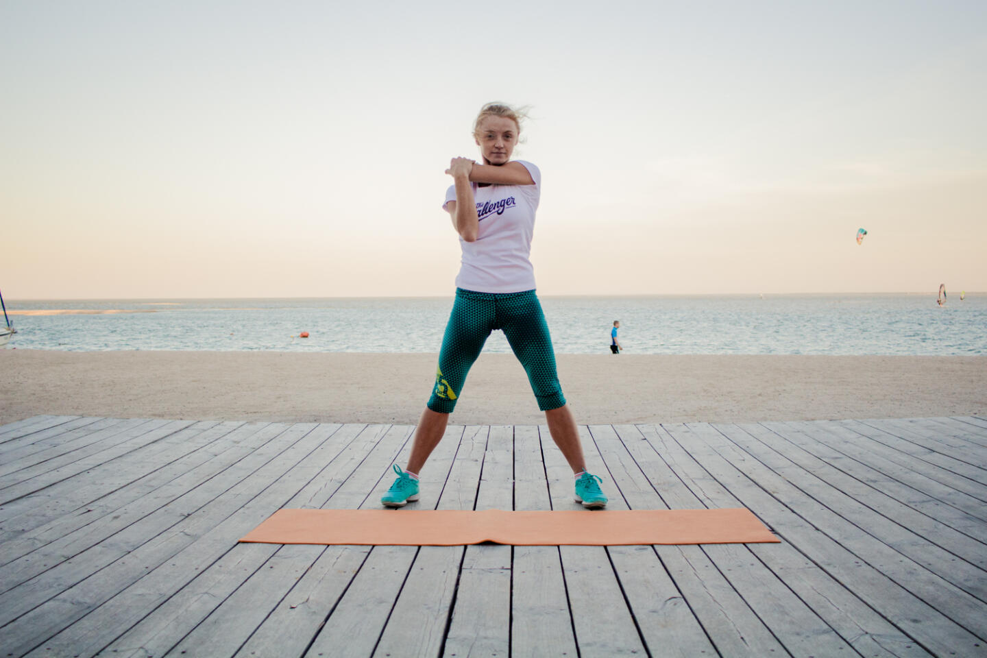 С чего начать утро: упражнения, которые разомнут ваши косточки. Изображение номер 6 С чего начать утро: упражнения, которые разомнут ваши косточки. Изображение номер 6