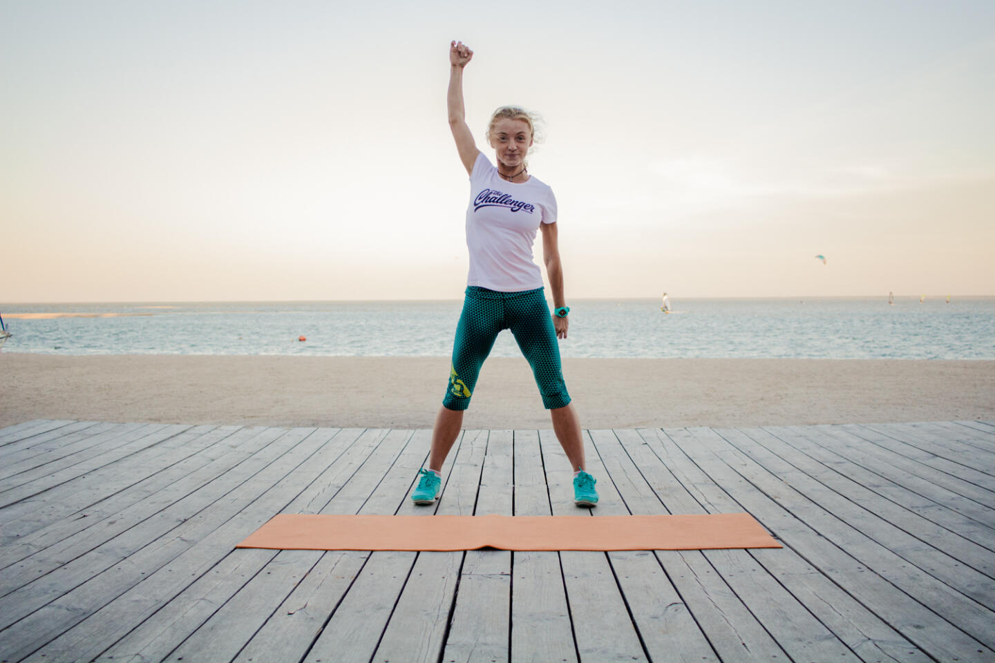 С чего начать утро: упражнения, которые разомнут ваши косточки. Изображение номер 8 С чего начать утро: упражнения, которые разомнут ваши косточки. Изображение номер 8