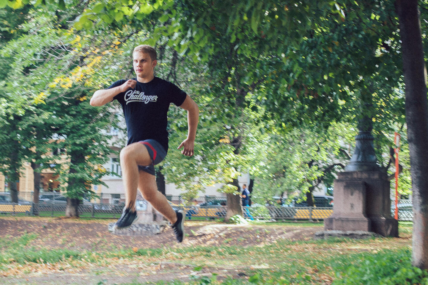 10 упражнений, которые можно делать в парке или на даче. Изображение номер 1 10 упражнений, которые можно делать в парке или на даче. Изображение номер 1