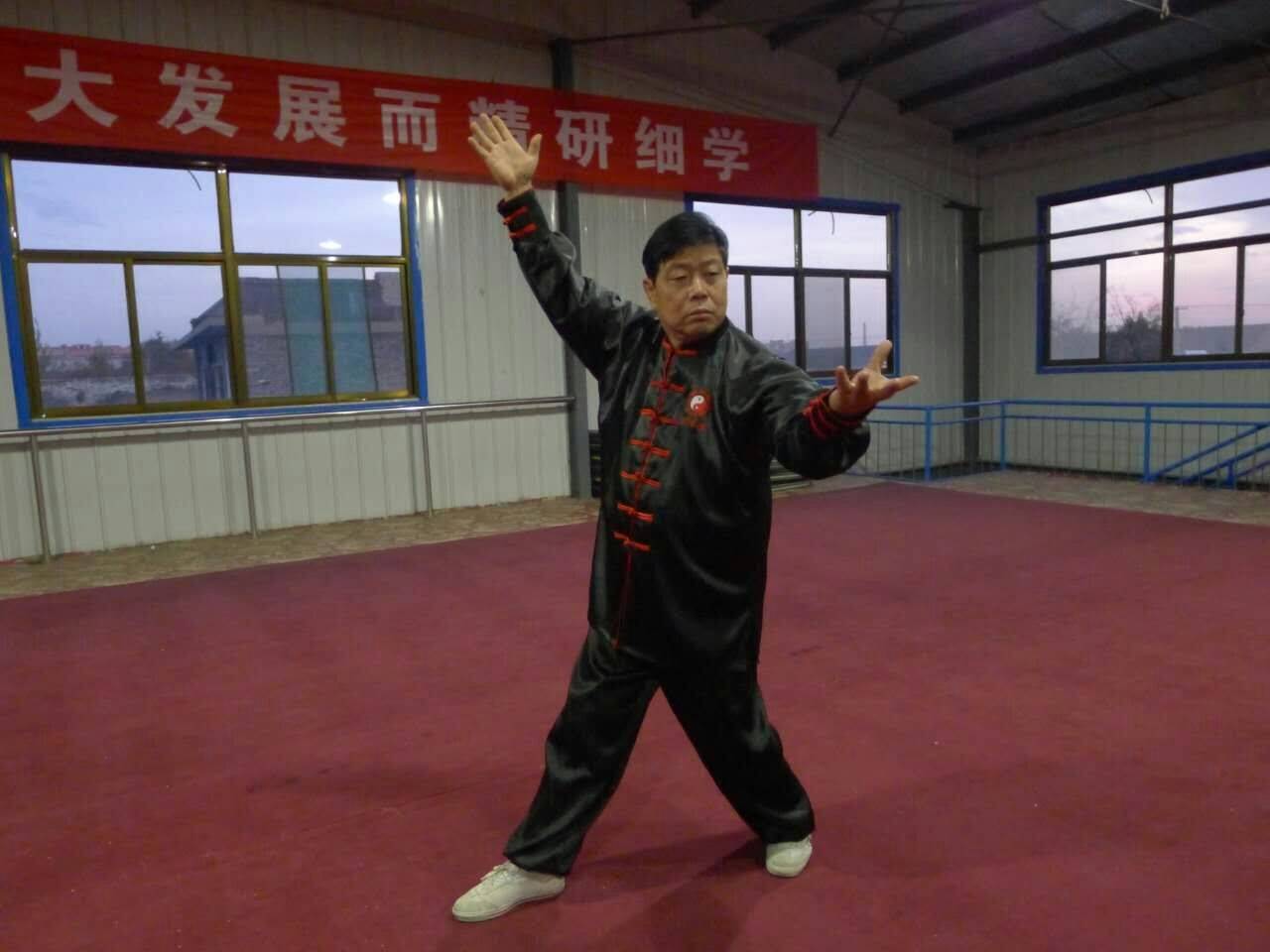 Кто основал Багуачжан, чем знаменито боевое искусства, какое оружие используется мастерами Кто основал Багуачжан, чем знаменито боевое искусства, какое оружие используется мастерами