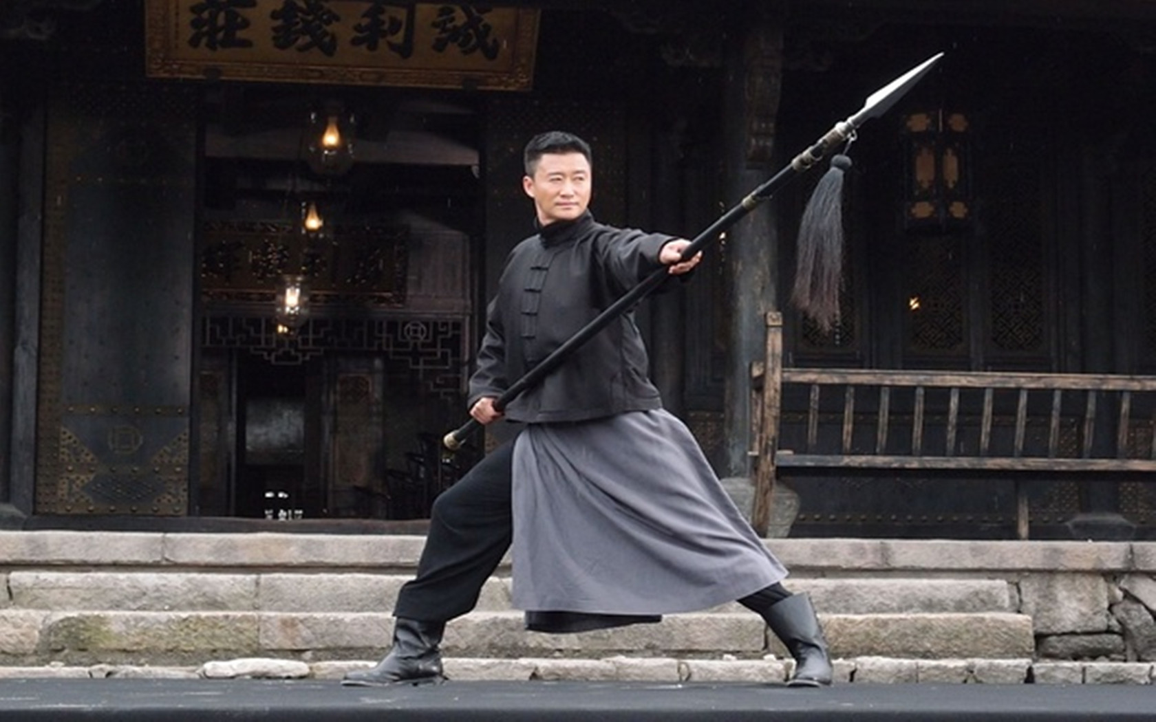 Кто основал Багуачжан, чем знаменито боевое искусства, какое оружие используется мастерами Кто основал Багуачжан, чем знаменито боевое искусства, какое оружие используется мастерами