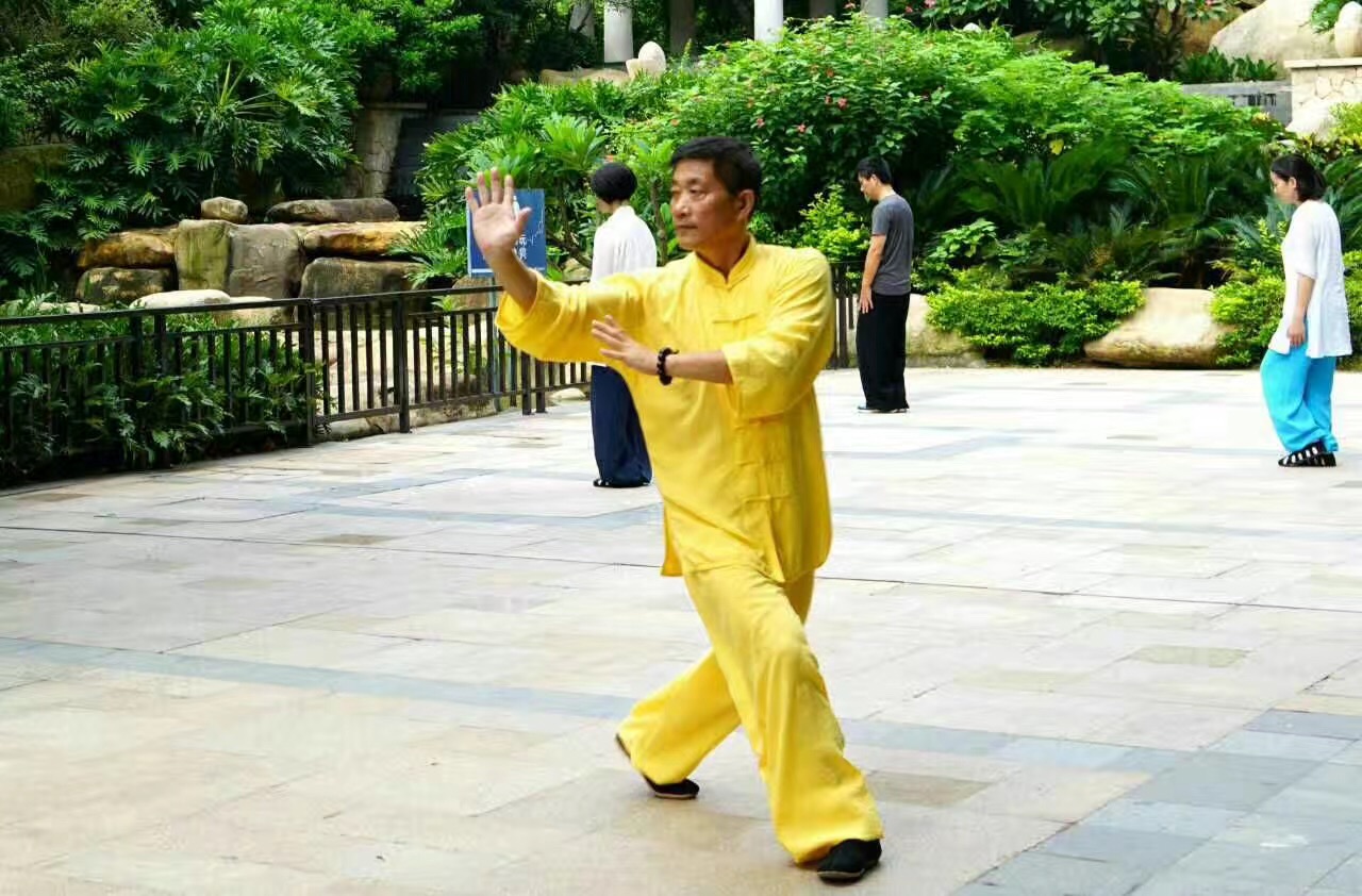 Кто основал Багуачжан, чем знаменито боевое искусства, какое оружие используется мастерами Кто основал Багуачжан, чем знаменито боевое искусства, какое оружие используется мастерами