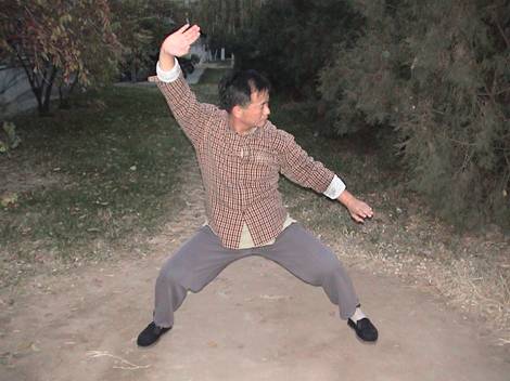 Кто основал Багуачжан, чем знаменито боевое искусства, какое оружие используется мастерами Кто основал Багуачжан, чем знаменито боевое искусства, какое оружие используется мастерами