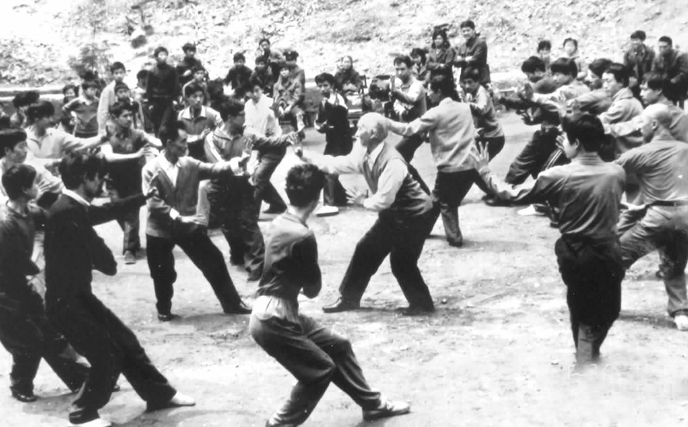 Кто основал Багуачжан, чем знаменито боевое искусства, какое оружие используется мастерами Кто основал Багуачжан, чем знаменито боевое искусства, какое оружие используется мастерами