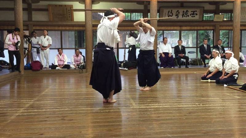 Основные виды оружия, которым должен был владеть воин Основные виды оружия, которым должен был владеть воин