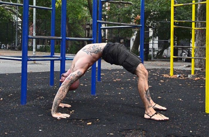 мостик упражнение мужчины мостик упражнение мужчины